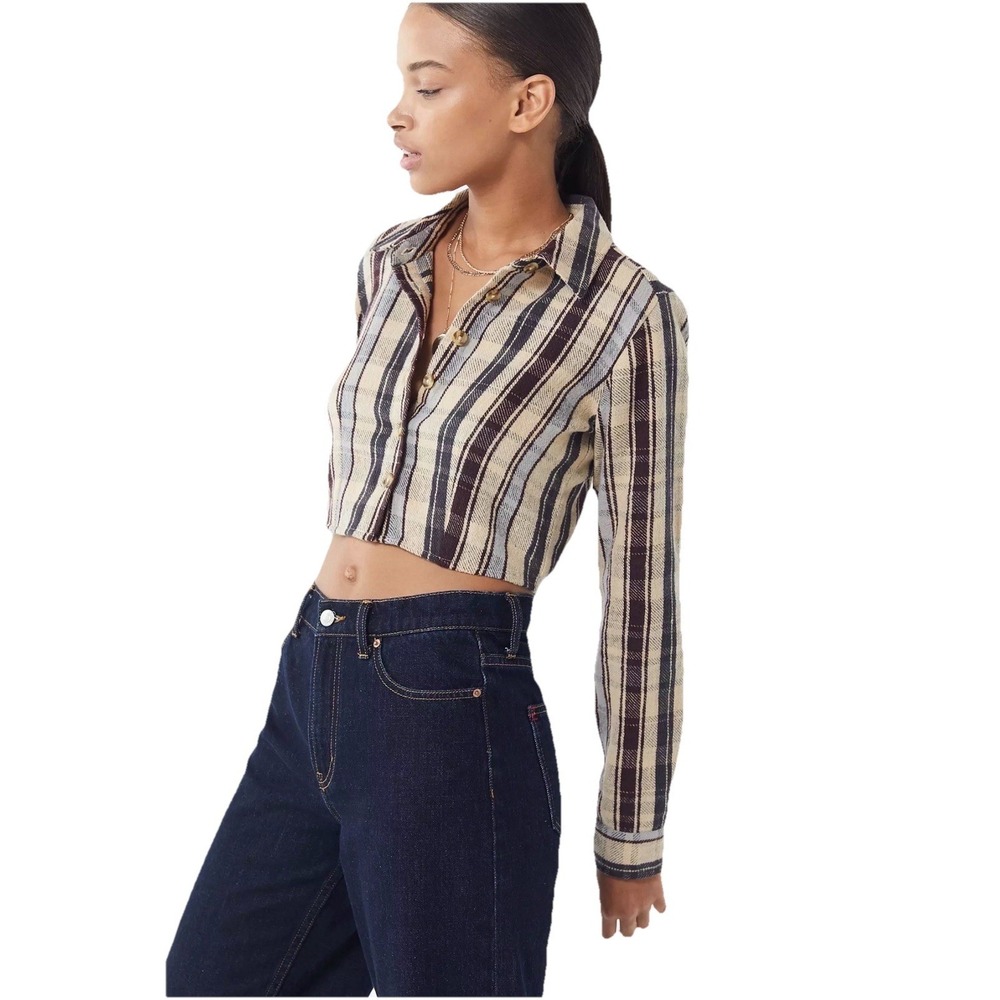 Urban Outfitters Suki Shrunken Flannel top cropped Buttonā Down Shirt